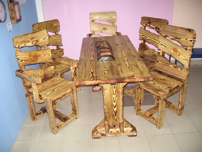 Мебель под старину из дерева (76 фото)